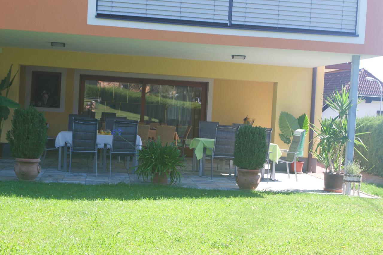 Pension Seerose Дроболлах-ам-Фаакер-Зее Экстерьер фото